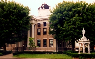 Photo of the Calloway County Courthouse